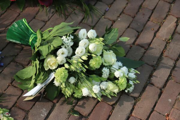 Bouquet Coucher Deuil livraison roses blanc