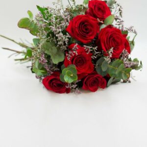 St. Valentin red roses delivery gift love eucalyptus